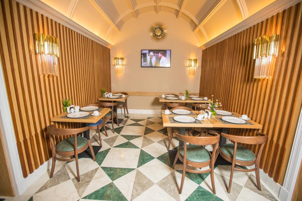 Promenade Hotel Баку Экстерьер фото The restaurant